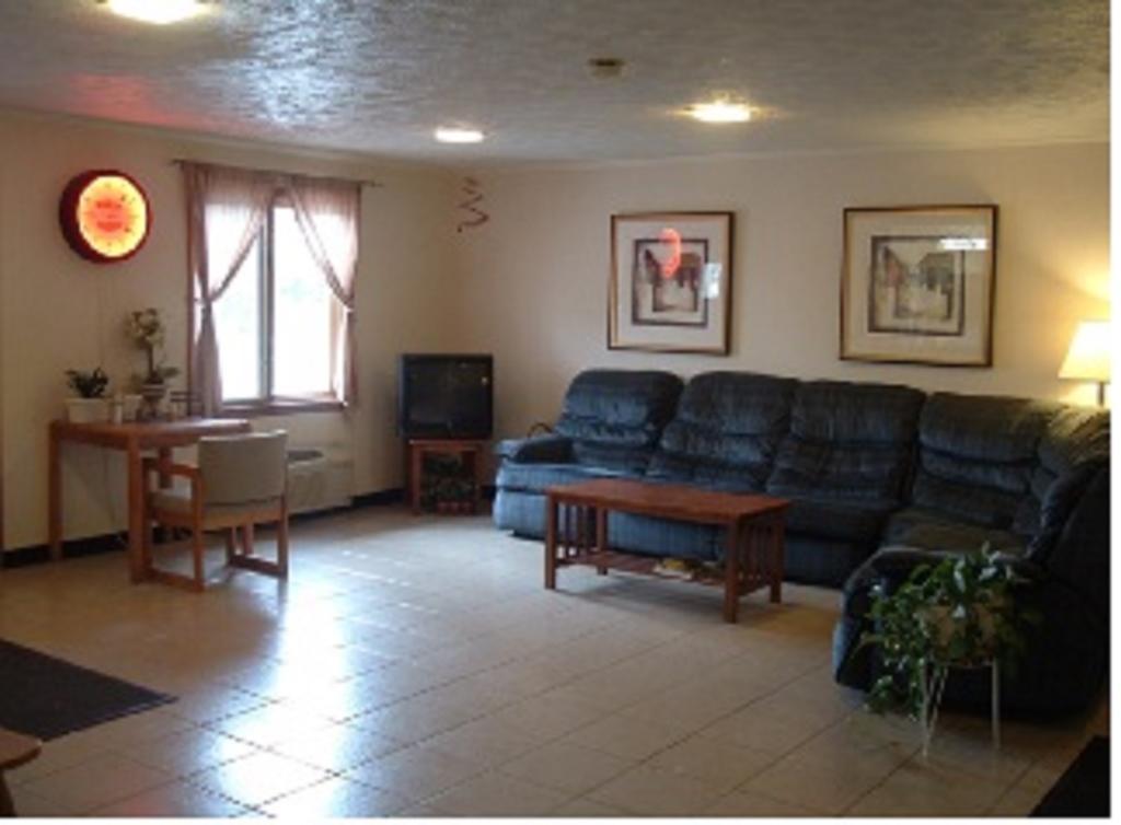 Colonial Inn Mercer-Grove City 객실 사진