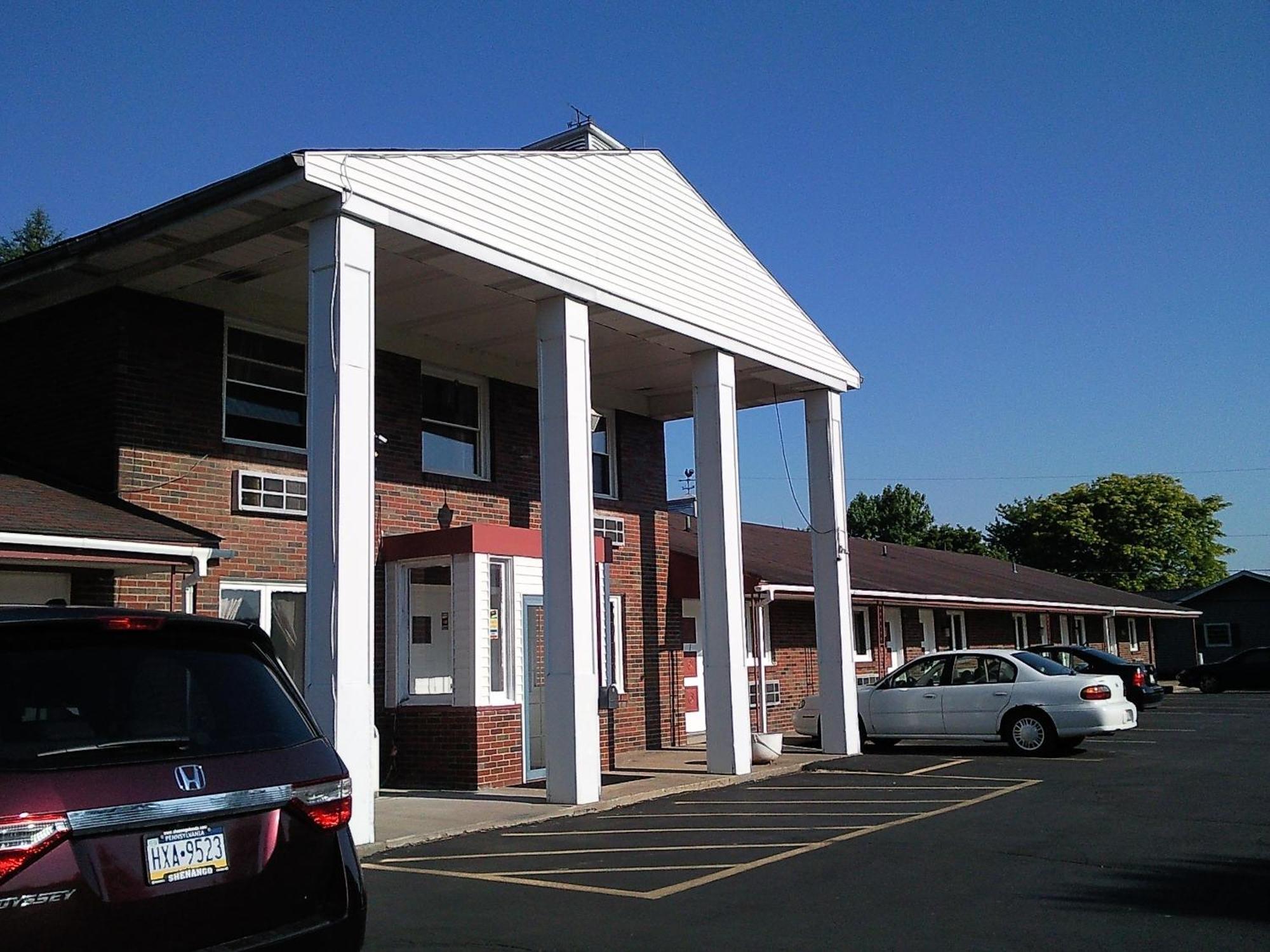 Colonial Inn Mercer-Grove City 외부 사진