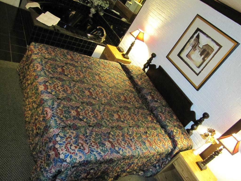 Colonial Inn Mercer-Grove City 객실 사진